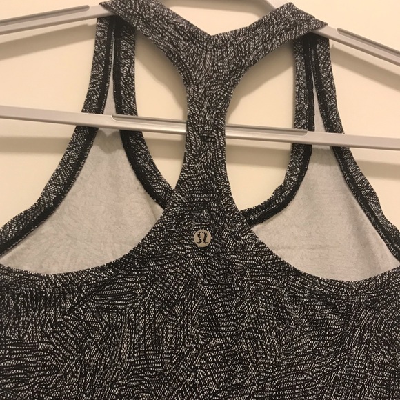Lululemon tank - Picture 3 of 4